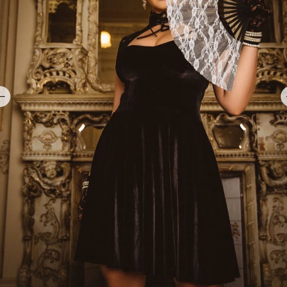 Blackmilk Victorian Lace Velvet Battlemage Dress (Size S) NWT! SUPER RARE